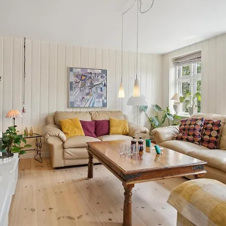 בית נופש 4 Bedroom In *