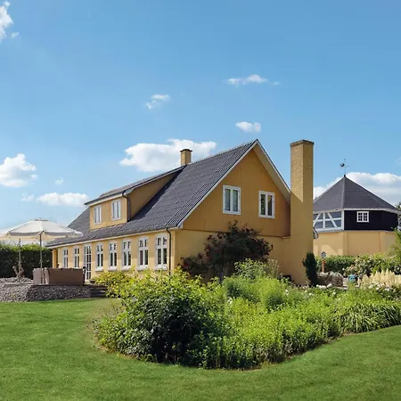 4 Bedroom In Holiday home *